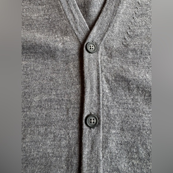 Merino wool vest from Bloomingdale’s. Side M - Picture 6 of 8